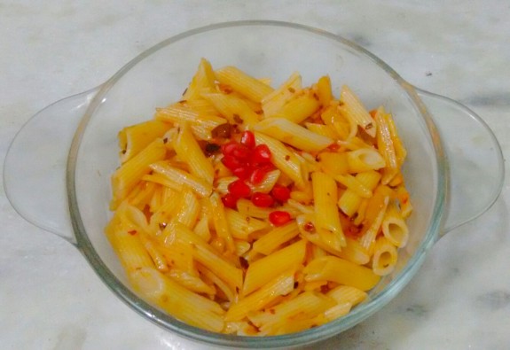 Tomato and Garlic Penne Pasta