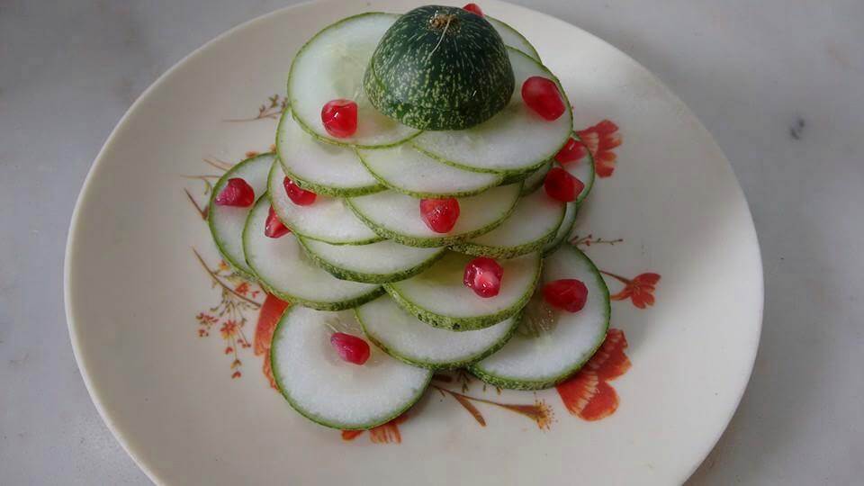 Christms tree with cucumber slices