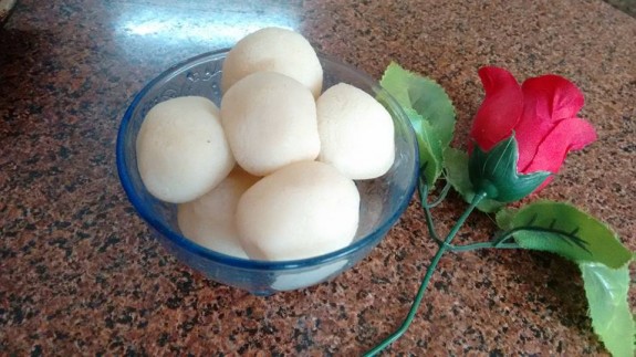 Rasogolla or Rasgulla