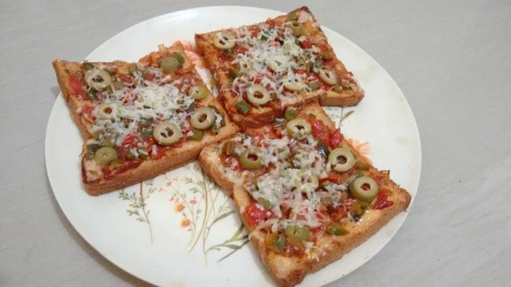 Bread Pizza