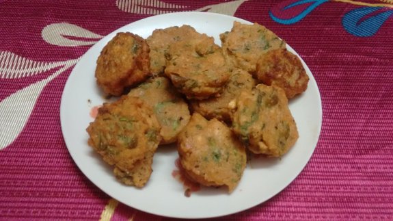 Dhone Patar Bora or Coriander Leaves Fritters